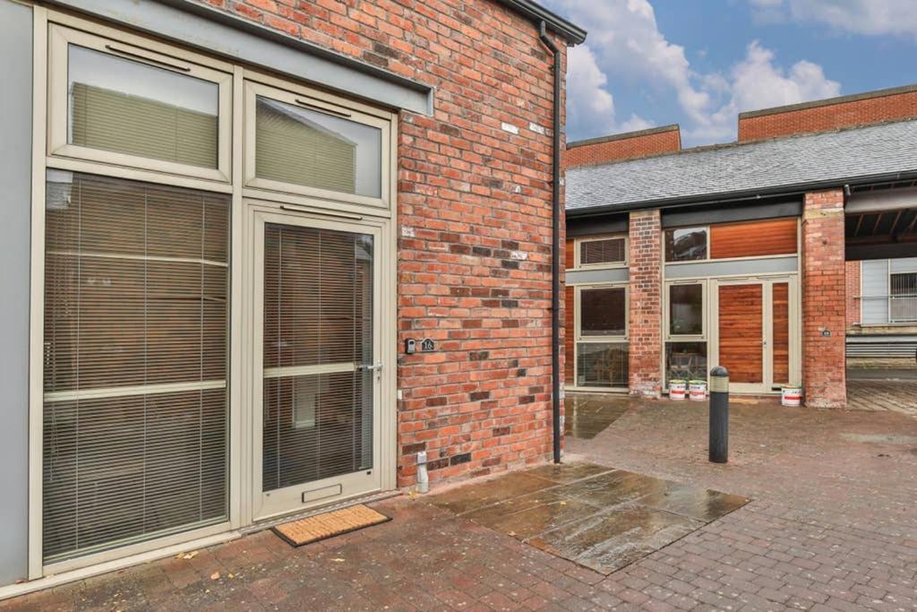 Victorian Tramsheds, Modern Apartment + Parking 谢菲尔德 外观 照片